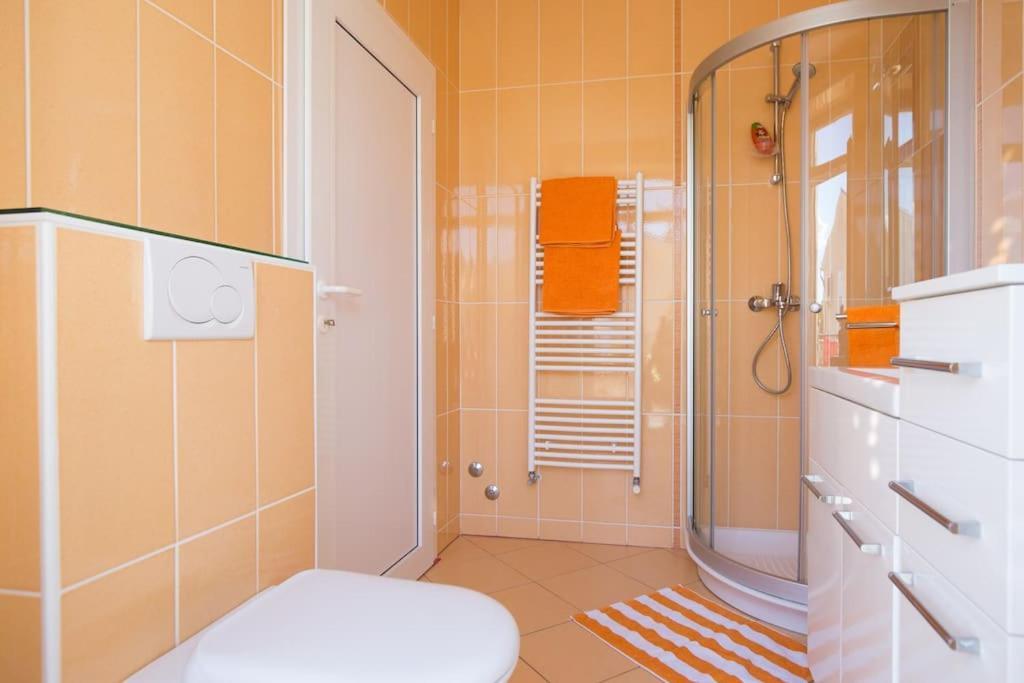 Villa Ajda - Orange Room Omišalj Extérieur photo